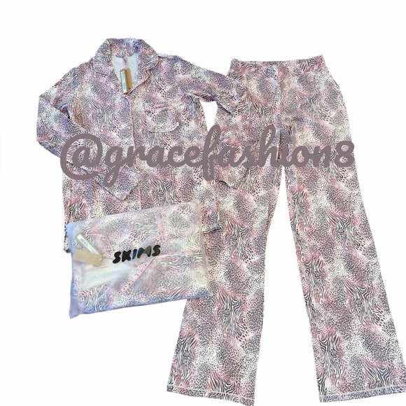 SKIMS Long Sleeve Button Up Pajama Set Bloom Animal Print NWT - Picture 4 of 11